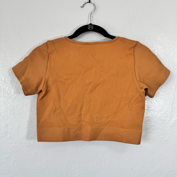 Bo+Tee Game On Ribbed Crop Top - Picture 3 of 10